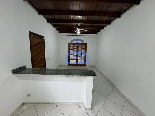 Casa com 125m² 2 quartos e 2 banheiros, à venda, no bairro Jardim Tarumãs em Caraguatatuba