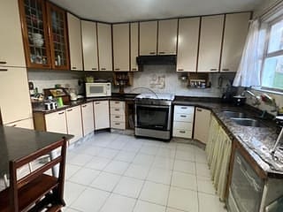 Casa com 1000m² 3 quartos e 4 banheiros, à venda, no bairro Jardim Panorama em Guaratinguetá