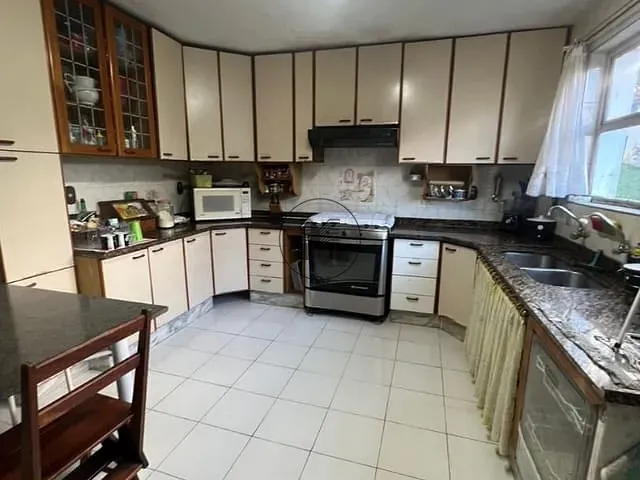 Casa com 1000m² 3 quartos e 4 banheiros, à venda, no bairro Jardim Panorama em Guaratinguetá