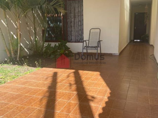 Casa à venda, no bairro Parque São Domingos em Pindamonhangaba