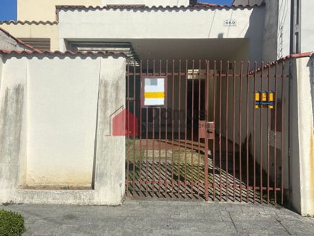 Casa à venda, no bairro Parque São Domingos em Pindamonhangaba