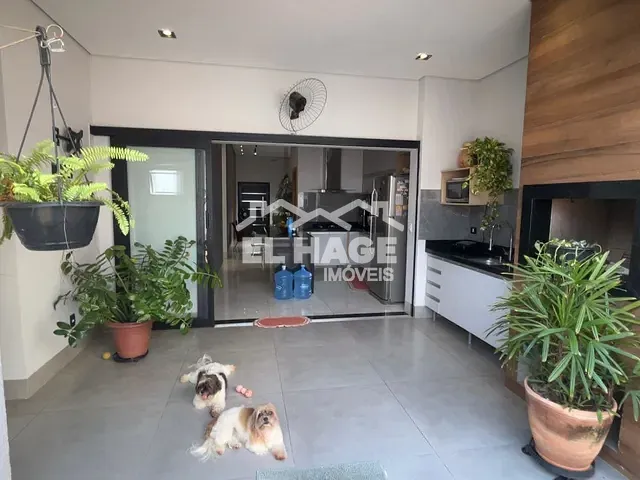 Casa com 250m² 3 quartos e 4 banheiros, à venda, no bairro Loteamento Salvador Costa Marques em Cuiabá