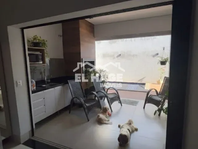 Casa com 250m² 3 quartos e 4 banheiros, à venda, no bairro Loteamento Salvador Costa Marques em Cuiabá