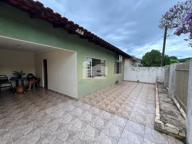 Casa com 360m² 4 quartos e 3 banheiros, à venda, no bairro Jardim Bandeirantes em Rolândia