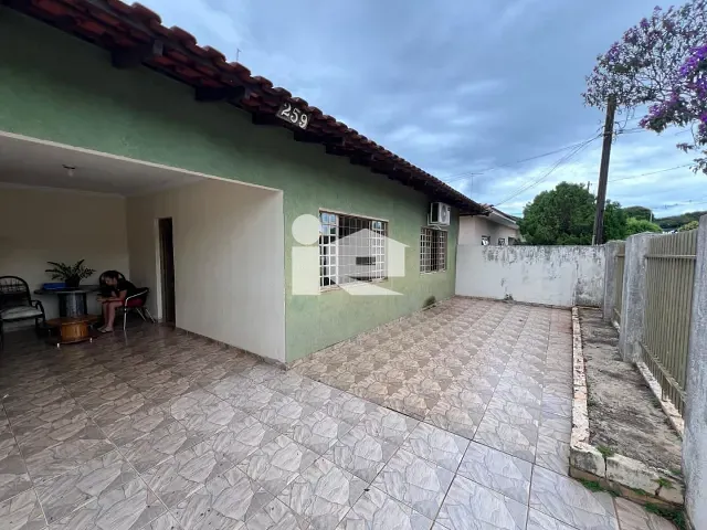 Casa com 360m² 4 quartos e 3 banheiros, à venda, no bairro Jardim Bandeirantes em Rolândia