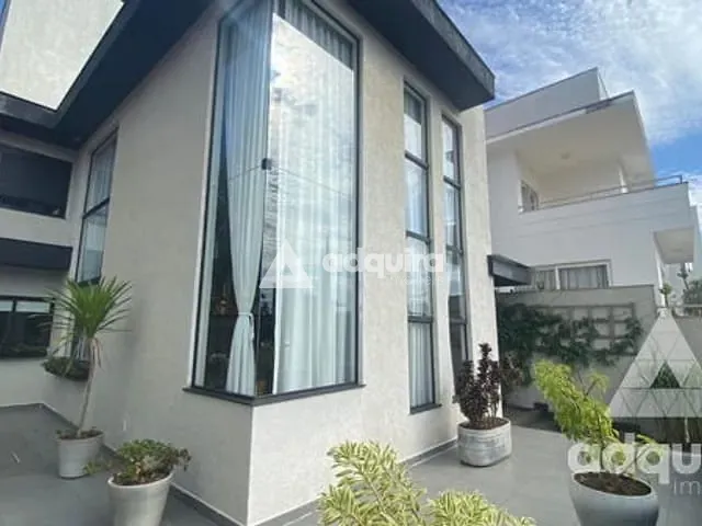 Casa com 623m² 3 quartos e 5 banheiros, à venda, no bairro Oficinas em Ponta Grossa