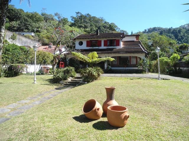 Casa com 2067m², à venda, no bairro Coronel Veiga em Petrópolis