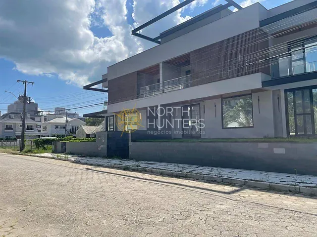 Casa com 450m² 3 quartos e 4 banheiros, à venda, no bairro Jurerê Internacional em Florianópolis