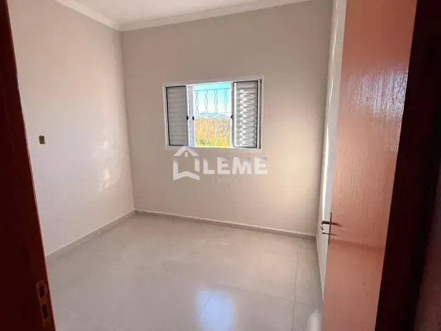 Casa com 200m² 2 quartos e 1 banheiro, à venda, no bairro Jardim Imperial em Mococa