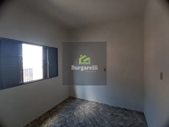 Casa 2 quartos e 1 banheiro, para alugar, no bairro Jardim Bela Vista em Lavras