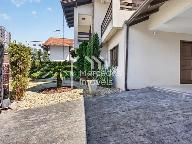 Casa 4 quartos e 4 banheiros, à venda, no bairro Dom Bosco em Itajaí