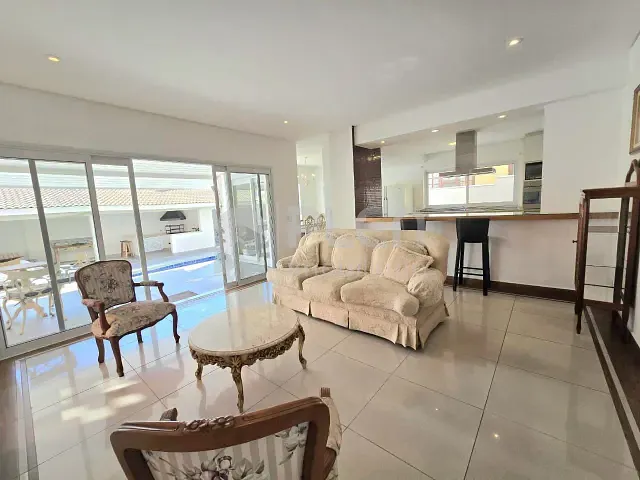 Casa 3 quartos e 4 banheiros, à venda, no bairro Alphaville em Santana de Parnaíba