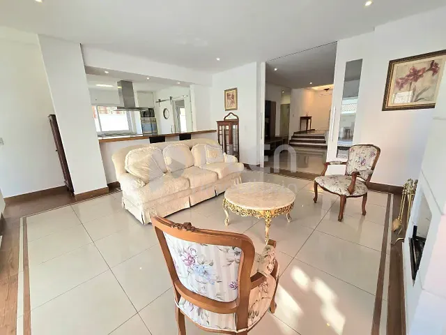 Casa 3 quartos e 4 banheiros, à venda, no bairro Alphaville em Santana de Parnaíba