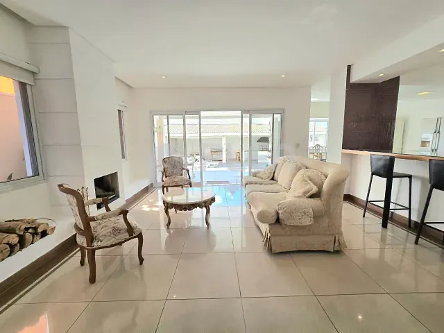 Casa 3 quartos e 4 banheiros, à venda, no bairro Alphaville em Santana de Parnaíba