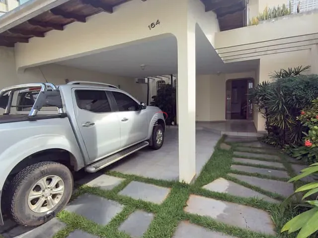 Casa com 360m² 5 quartos e 5 banheiros, à venda, no bairro Jardim Adriana I em Londrina