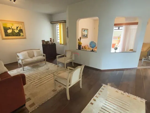 Casa com 360m² 5 quartos e 5 banheiros, à venda, no bairro Jardim Adriana I em Londrina