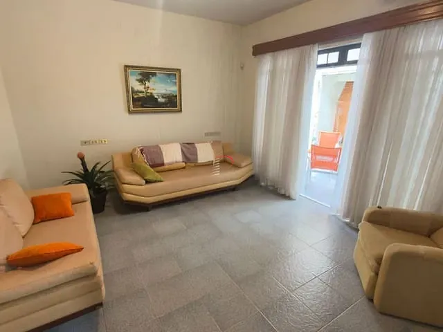 Casa com 360m² 5 quartos e 5 banheiros, à venda, no bairro Jardim Adriana I em Londrina