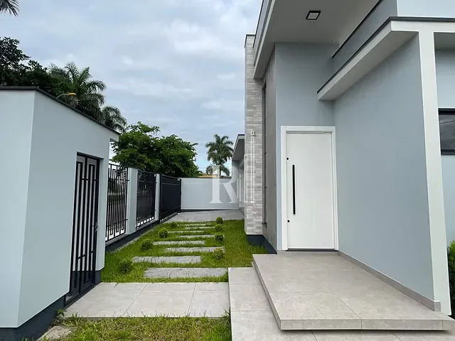 Casa com 290m² 3 quartos e 3 banheiros, à venda, no bairro Areias em Tijucas