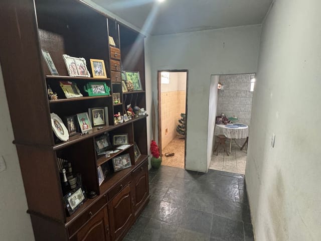 Casa 3 quartos e 1 banheiro, à venda, no bairro Floramar em Belo Horizonte