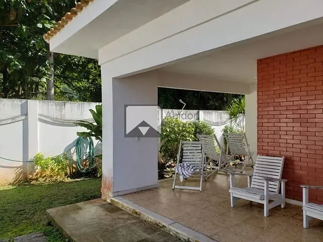 Casa com 450m² 5 quartos e 6 banheiros, à venda, no bairro Itacoatiara em Niterói