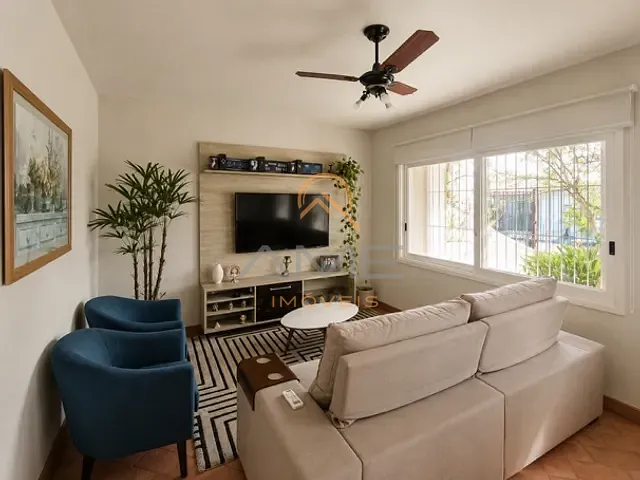 Casa com 300m² 3 quartos e 3 banheiros, à venda, no bairro Três Vendas em Pelotas