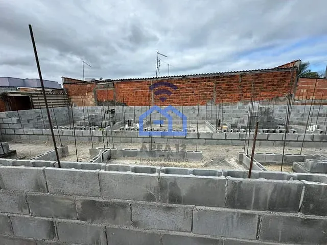 Casa com 150m² 3 quartos e 1 banheiro, à venda, no bairro Golfinhos em Caraguatatuba