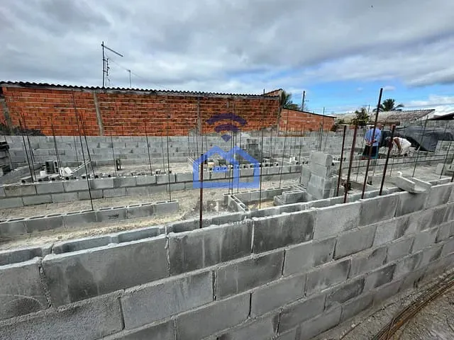 Casa com 150m² 3 quartos e 1 banheiro, à venda, no bairro Golfinhos em Caraguatatuba