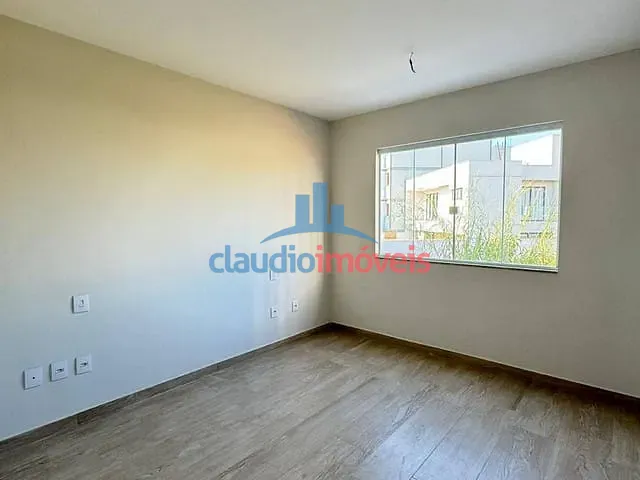 Casa 2 quartos e 2 banheiros, à venda, no bairro Jardim Amália em Volta Redonda