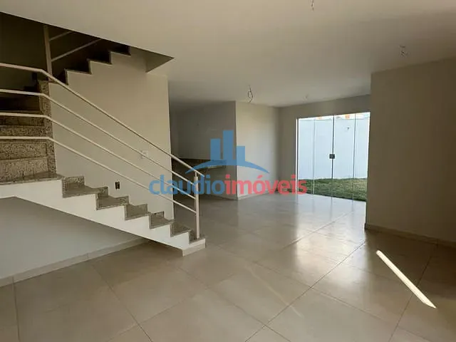 Casa 2 quartos e 2 banheiros, à venda, no bairro Jardim Amália em Volta Redonda