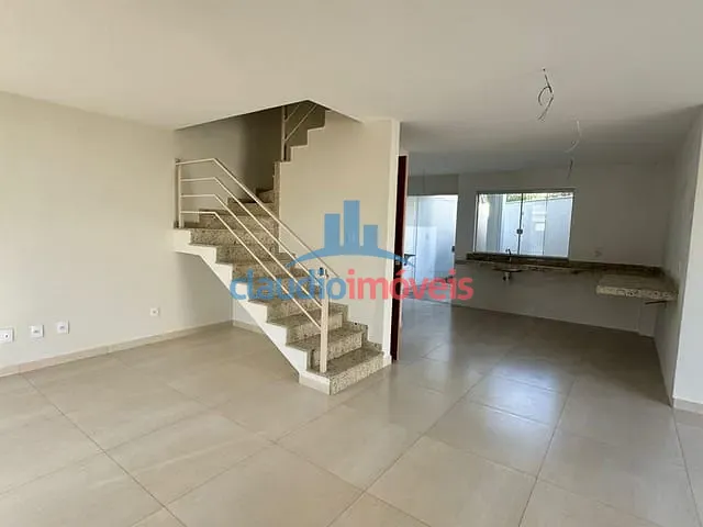 Casa 2 quartos e 2 banheiros, à venda, no bairro Jardim Amália em Volta Redonda
