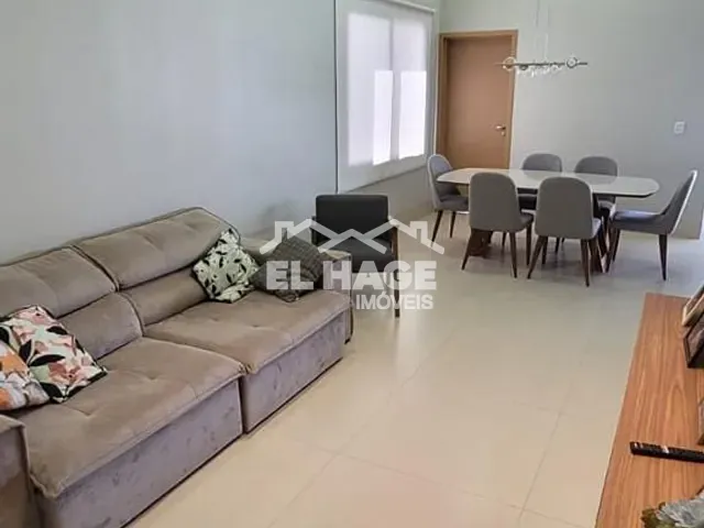 Casa com 300m² 3 quartos e 4 banheiros, à venda, no bairro Jardim Imperial em Cuiabá