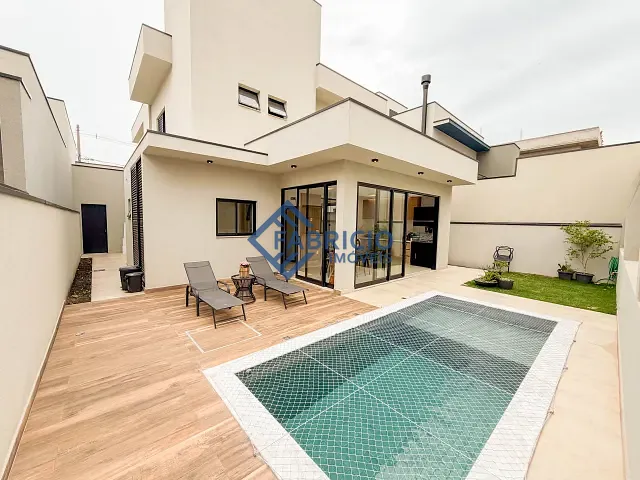 Casa com 300m² 4 quartos e 6 banheiros, à venda, no bairro Vila Pagano em Valinhos