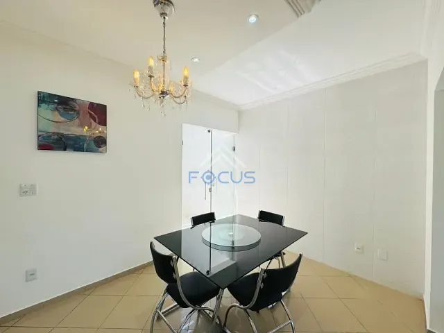 Casa com 300m² 3 quartos e 5 banheiros, à venda, no bairro Jardim do Lago em Jundiaí