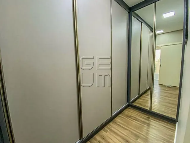 Casa com 500m² 3 quartos e 4 banheiros, à venda ou para alugar, no bairro Granville Parque Residencial em Londrina