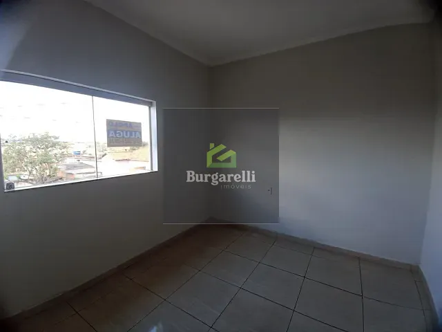 Casa 3 quartos e 2 banheiros, para alugar, no bairro Jardim Bela Vista em Lavras