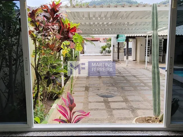 Casa com 230m² 5 quartos e 6 banheiros, para alugar, no bairro Vargem Pequena em Rio de Janeiro