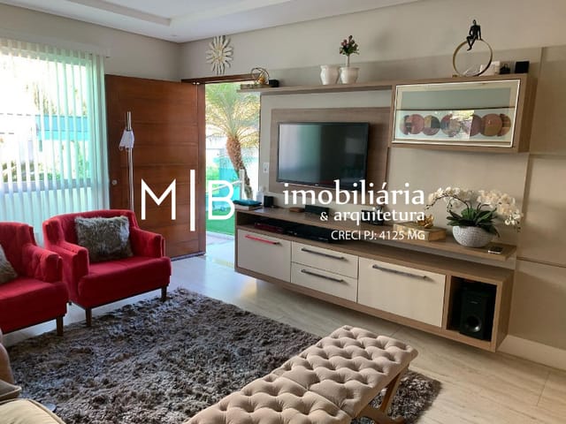 Casa com 528m² 5 quartos e 4 banheiros, à venda, no bairro COLINAS em CATAGUASES