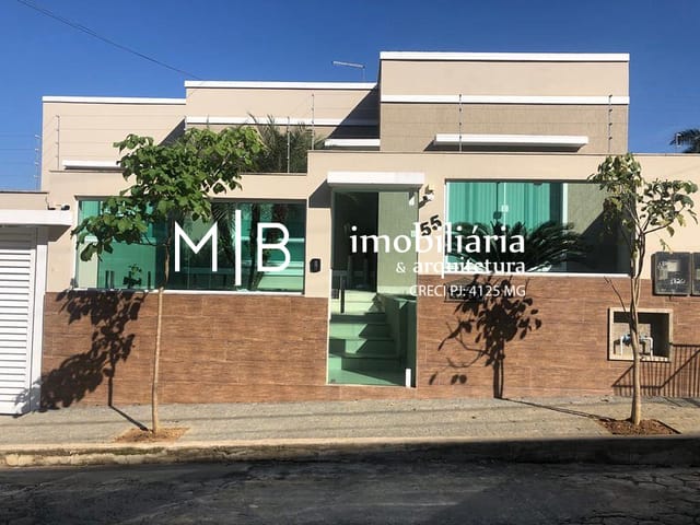 Casa com 528m² 5 quartos e 4 banheiros, à venda, no bairro COLINAS em CATAGUASES