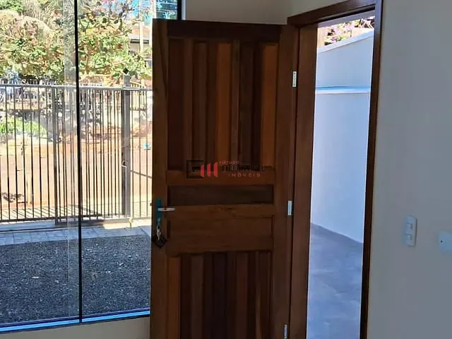 Casa com 125m² 2 quartos e 2 banheiros, à venda, no bairro Colinas em Londrina