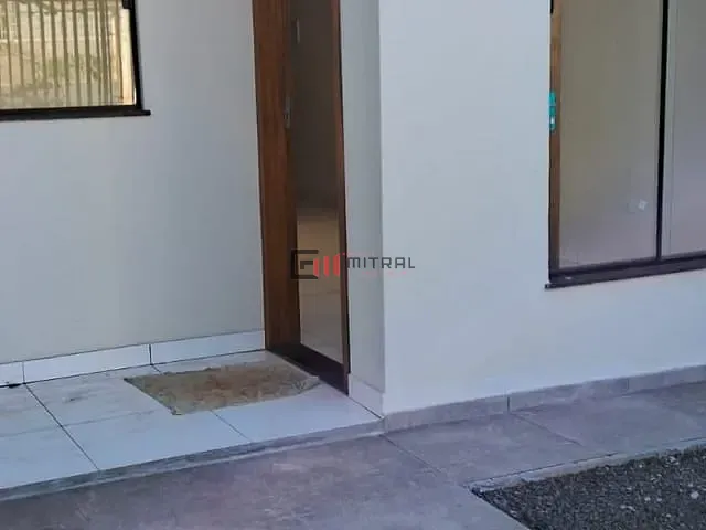 Casa com 125m² 2 quartos e 2 banheiros, à venda, no bairro Colinas em Londrina