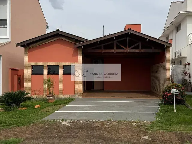Casa com 300m² 3 quartos e 3 banheiros, para alugar, no bairro Operária em Londrina