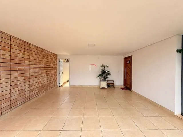 Casa com 227m² 3 quartos e 3 banheiros, à venda, no bairro Chácaras Mussahiro em Londrina