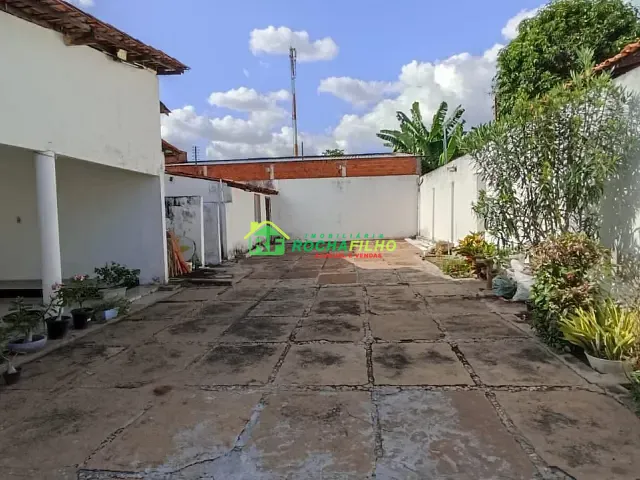 Casa com 375m² 3 quartos e 1 banheiro, para alugar, no bairro Lorival Parente em Teresina