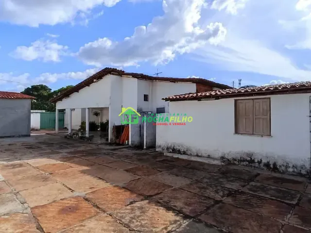 Casa com 375m² 3 quartos e 1 banheiro, para alugar, no bairro Lorival Parente em Teresina