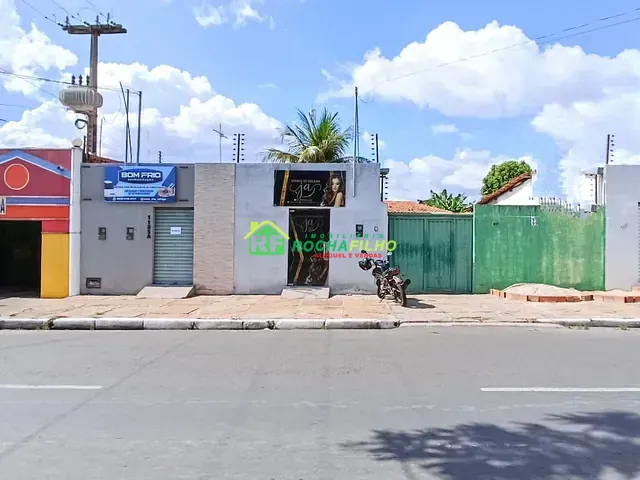 Casa com 375m² 3 quartos e 1 banheiro, para alugar, no bairro Lorival Parente em Teresina