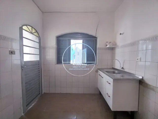 Casa com 70m² 2 quartos e 1 banheiro, para alugar, no bairro São José em Pouso Alegre