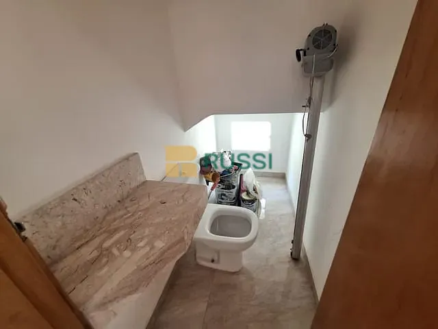 Casa com 180m² 3 quartos e 2 banheiros, à venda, no bairro Jardim das Indústrias em São José dos Campos