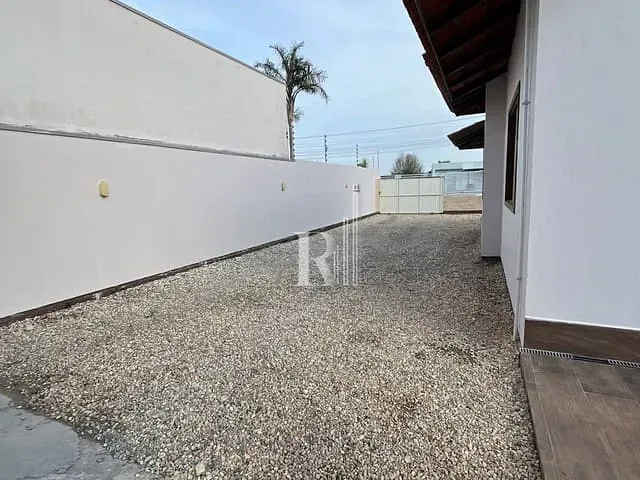 Casa com 390m² 3 quartos e 2 banheiros, à venda, no bairro Universitário em Tijucas