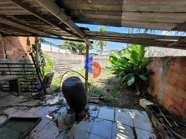 Casa 1 quarto e 1 banheiro, à venda, no bairro Praia do Imperador  (Praia de Mauá) em Magé