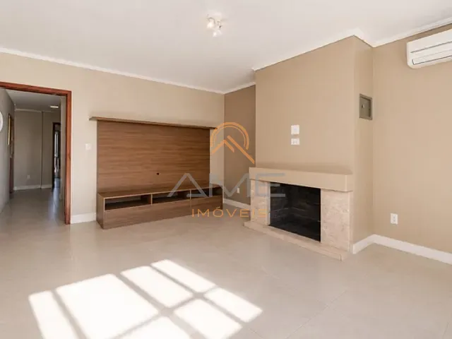 Casa com 375m² 3 quartos e 4 banheiros, à venda, no bairro Três Vendas em Pelotas
